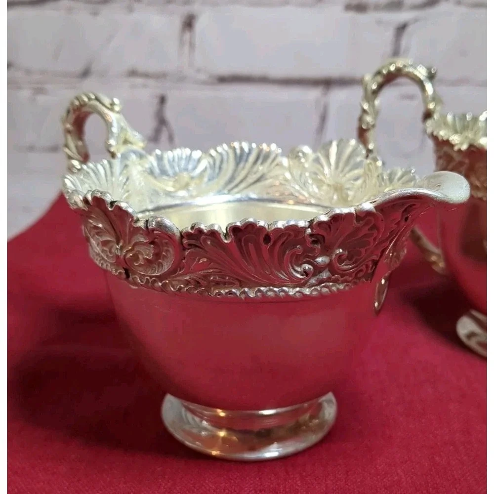 Middletown Plate Company Quadruple Silver Plated Sugar & Creamer Set Very Ornate